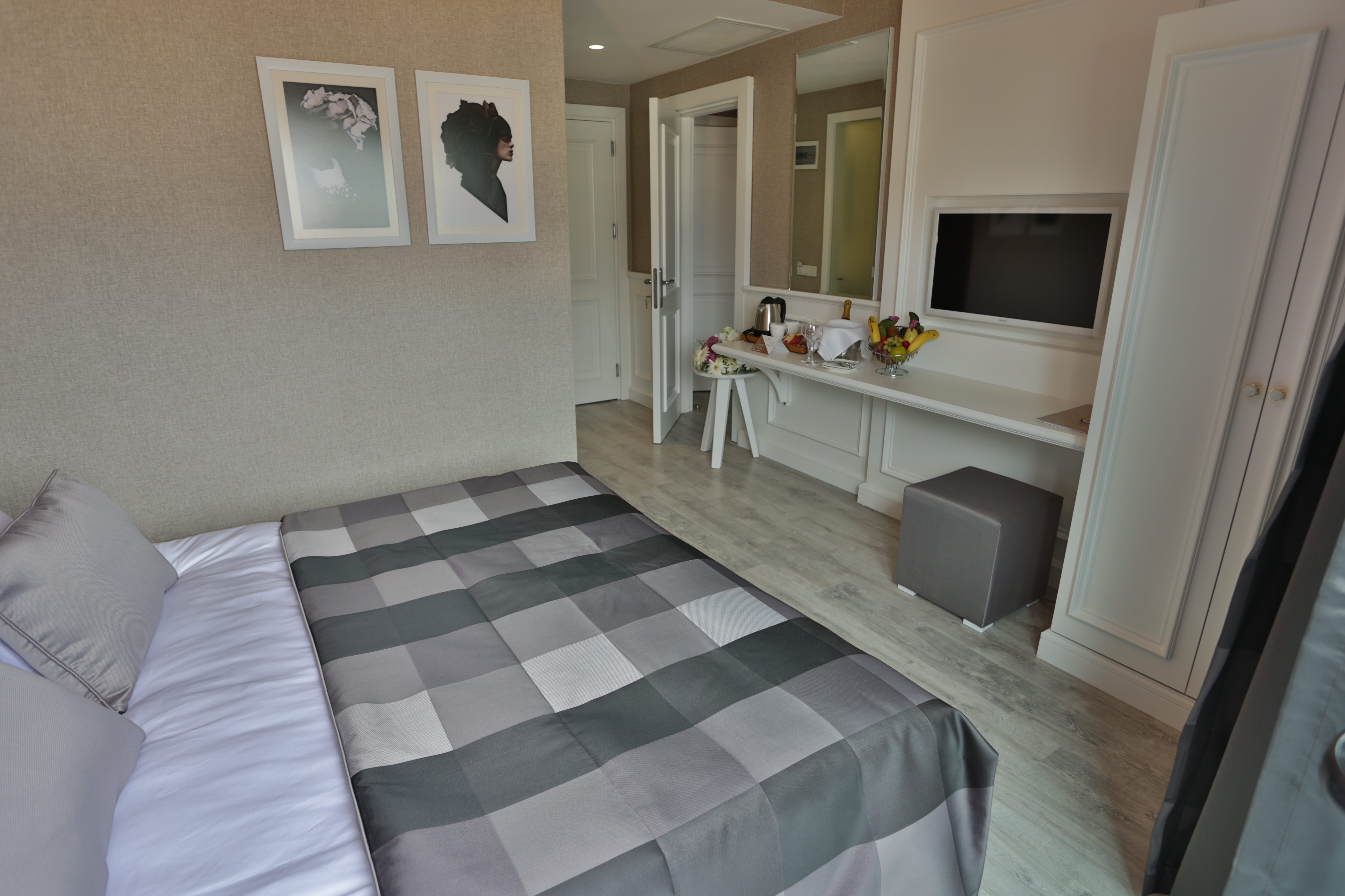 Sky Kamer Hotel