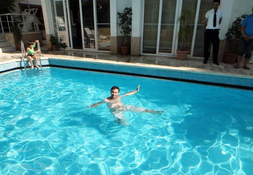 Azuu Hotel