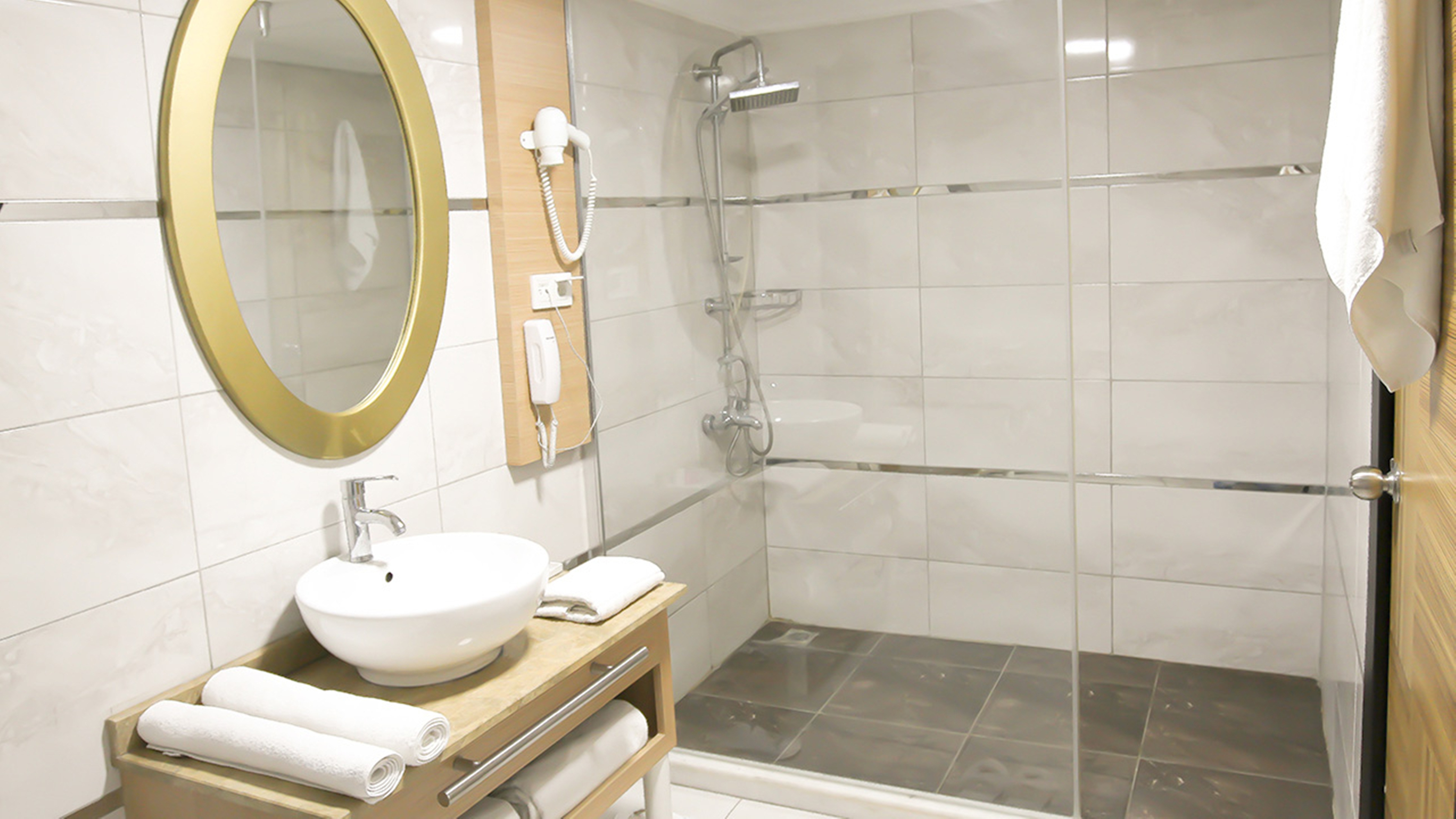 Start Otel