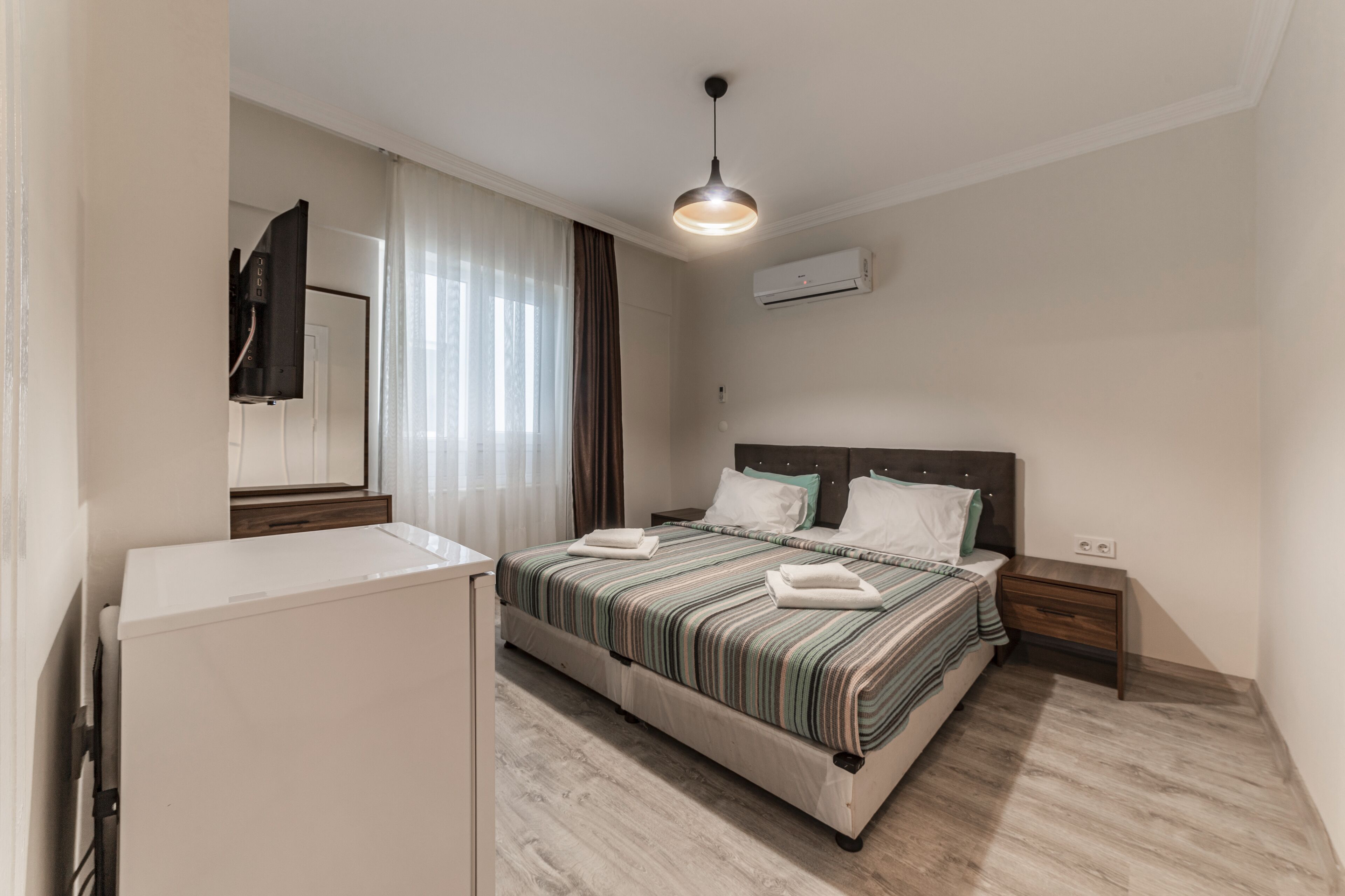 Tema Lara Apart
