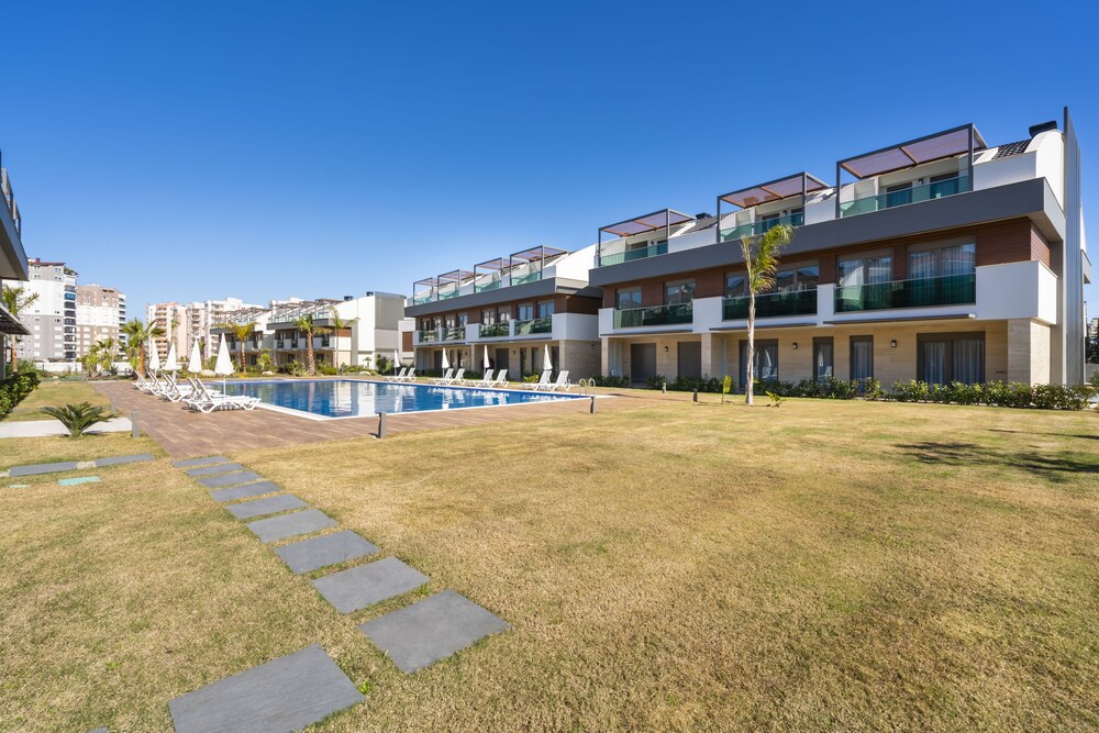 Veranda Beach Suites