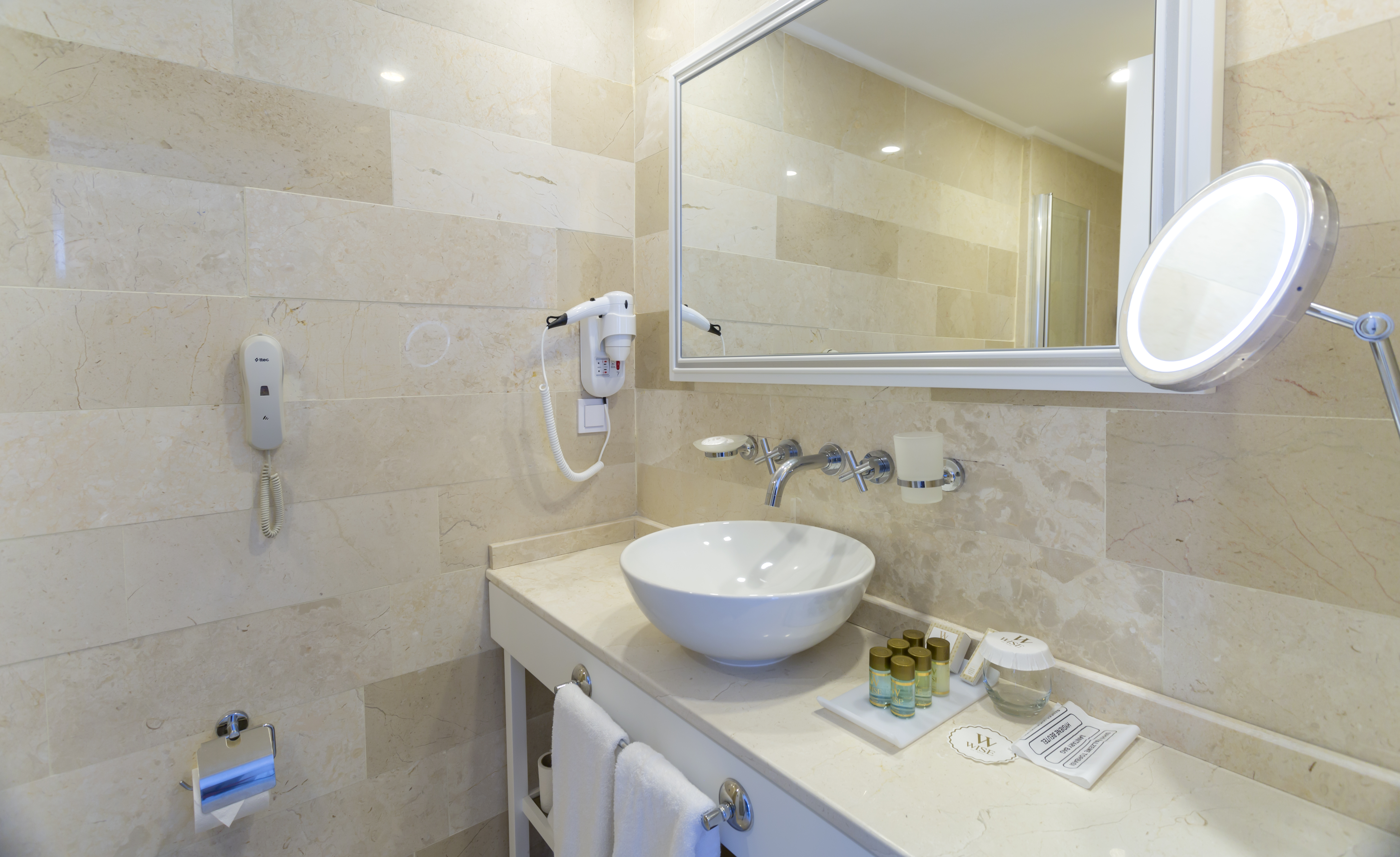 Wise Hotel & Spa
