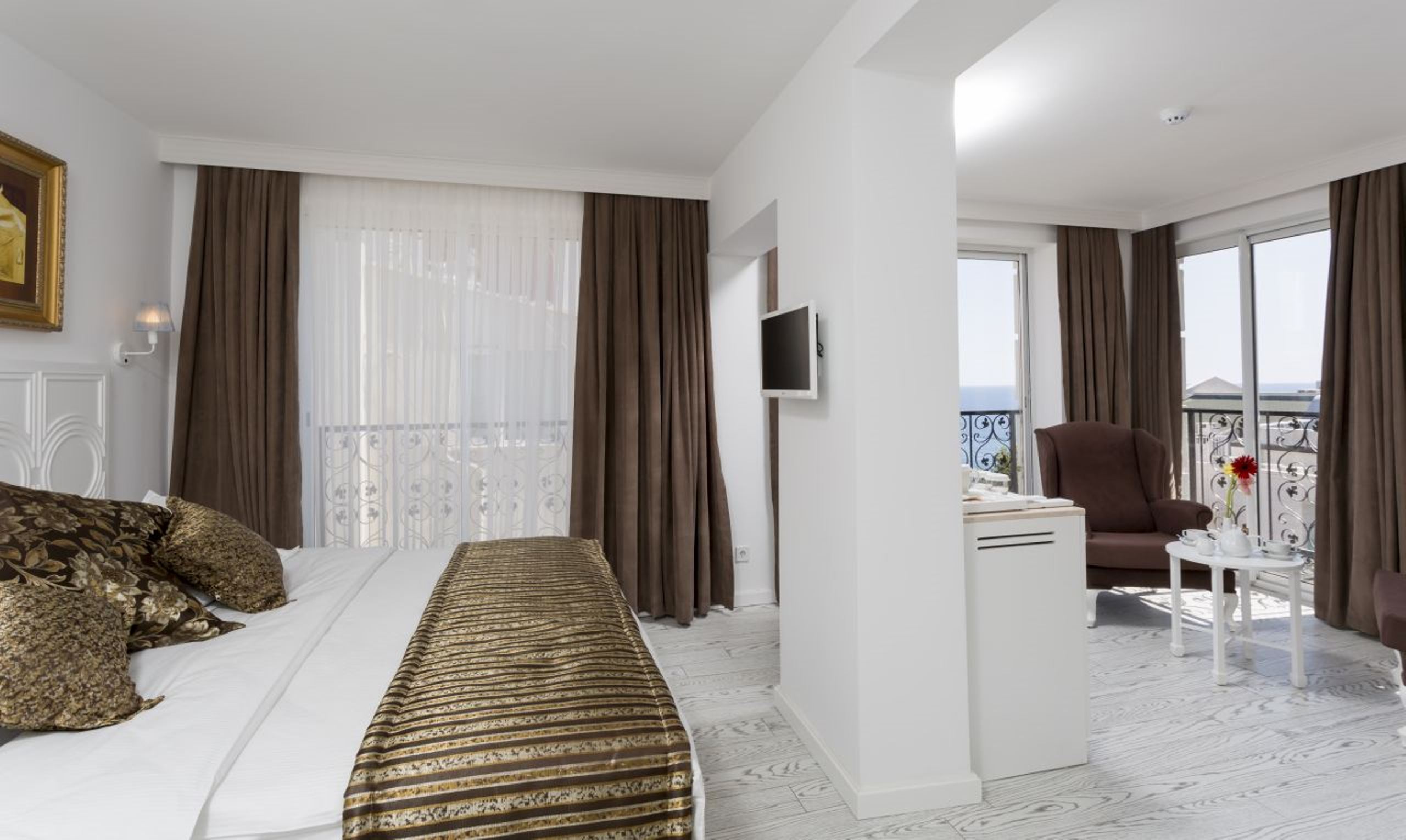 Wise Hotel & Spa
