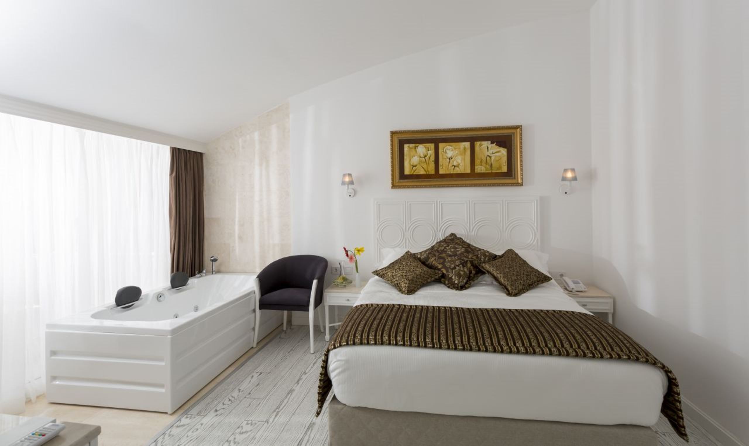 Wise Hotel & Spa