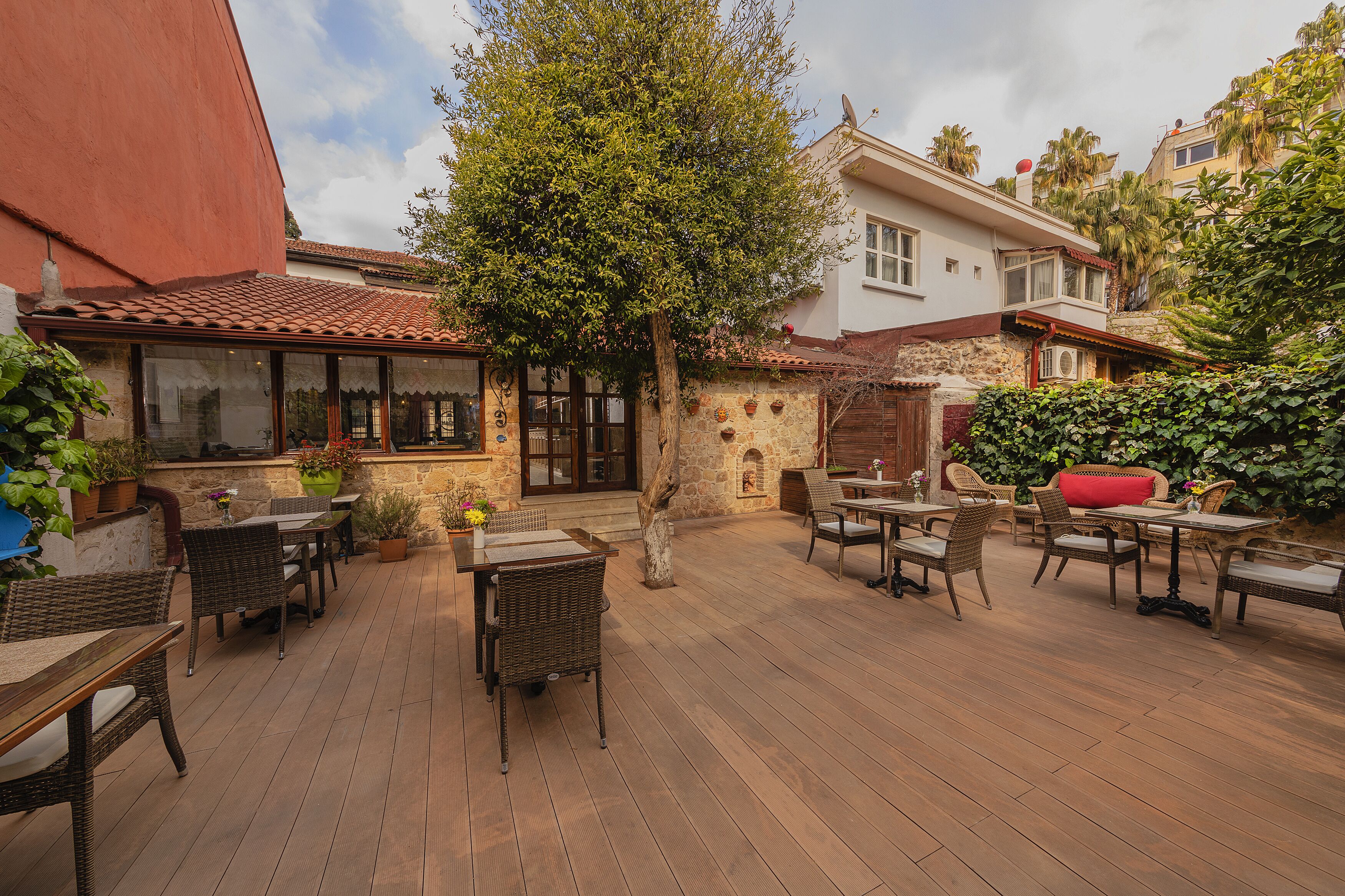 Zemira Garden Hotel