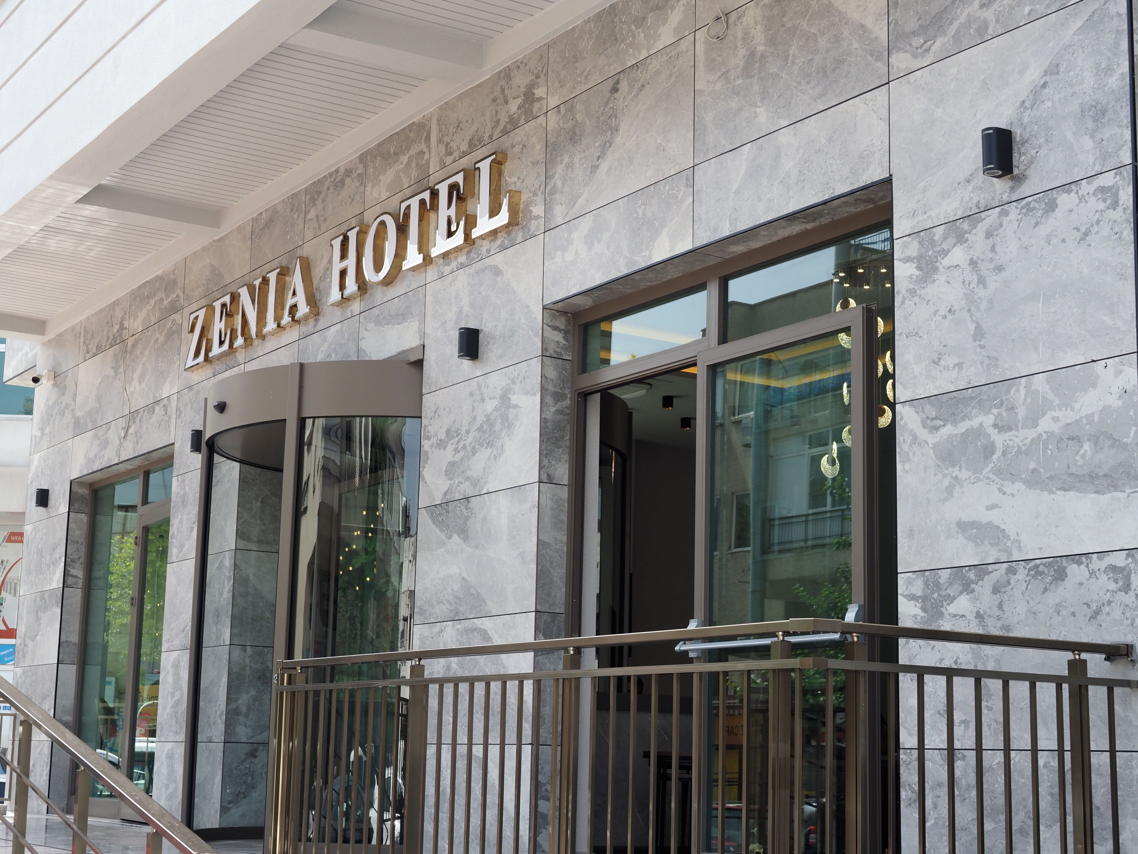 Zenia Otel