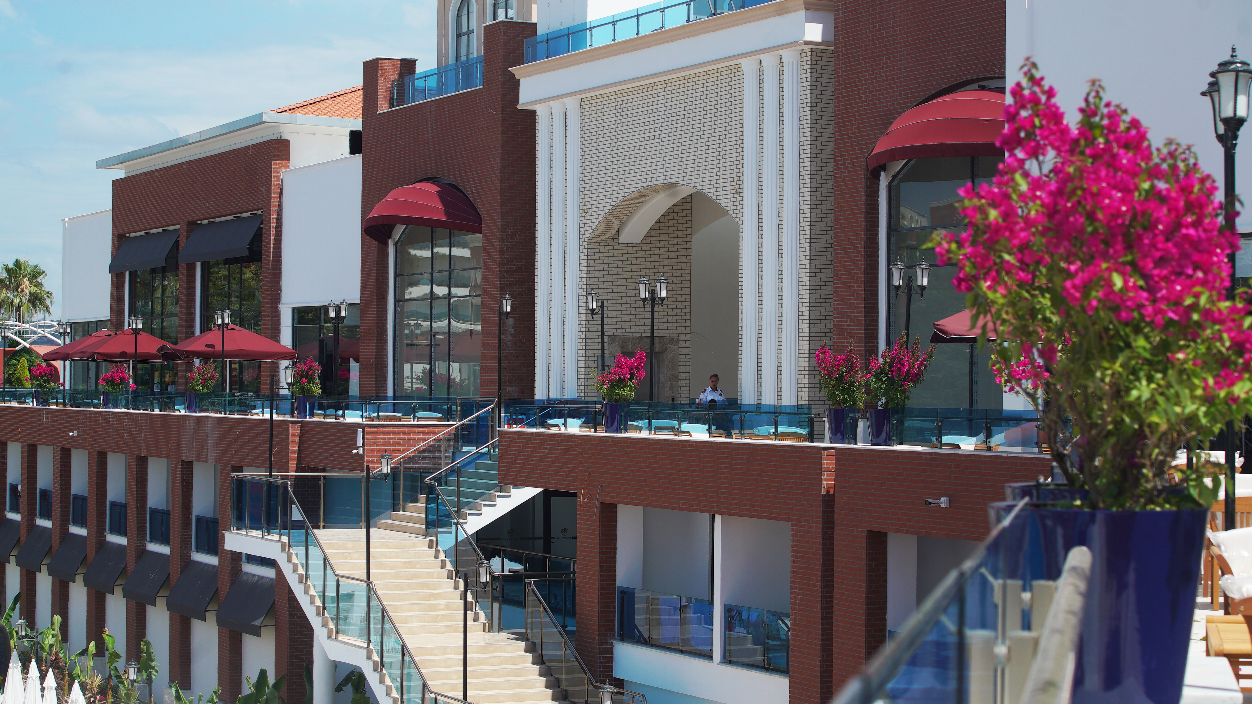 Club Aqua Plaza