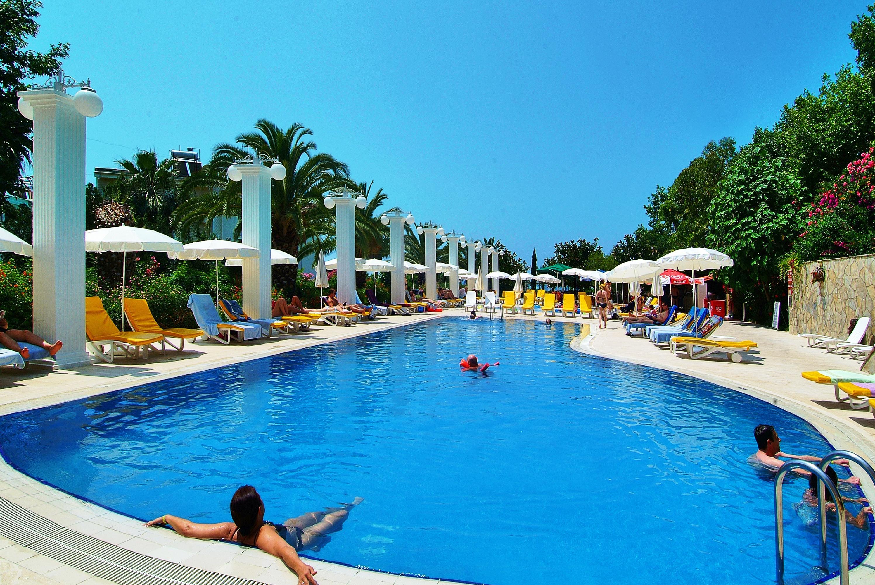 Club Aqua Plaza