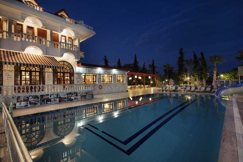 Rose Garden Premium Hotel