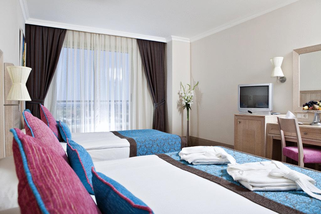 Crystal Family Resort & Spa