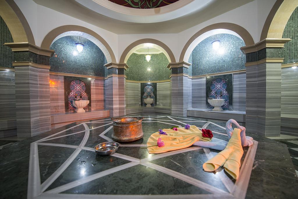 Crystal Family Resort & Spa