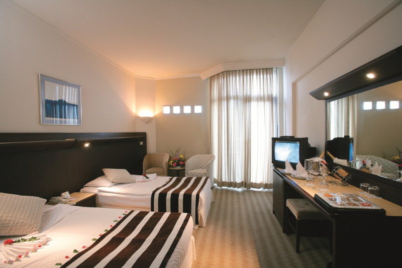 Green Max Hotel
