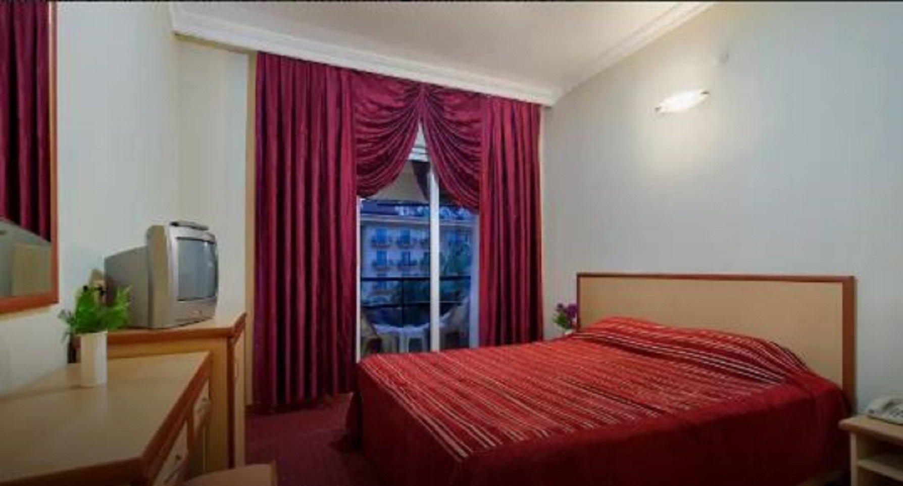Larissa Inn