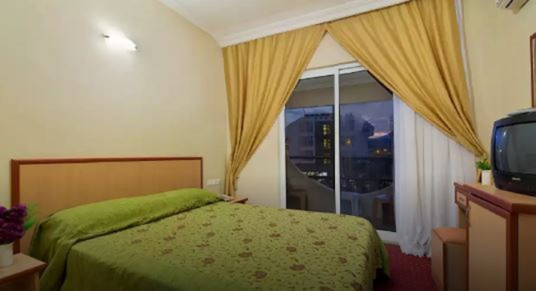 Larissa Inn