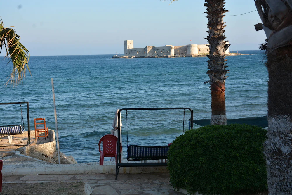 Hira Hotel