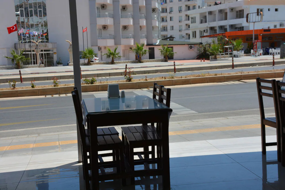 Hira Hotel