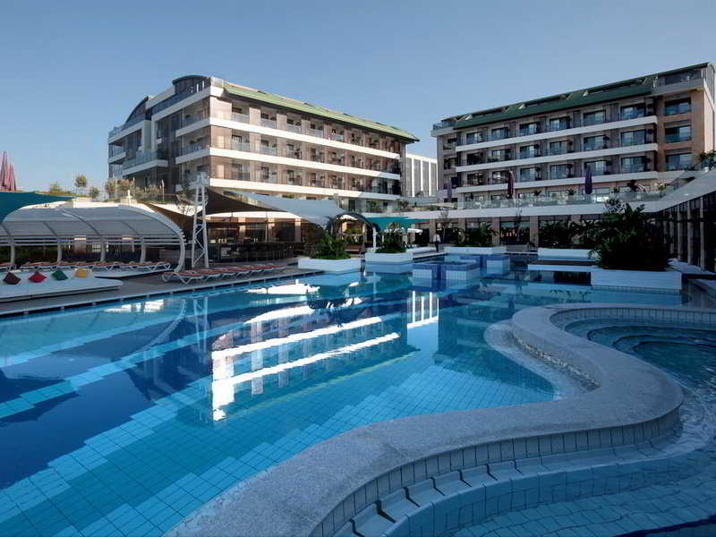 TUI BLUE Side
