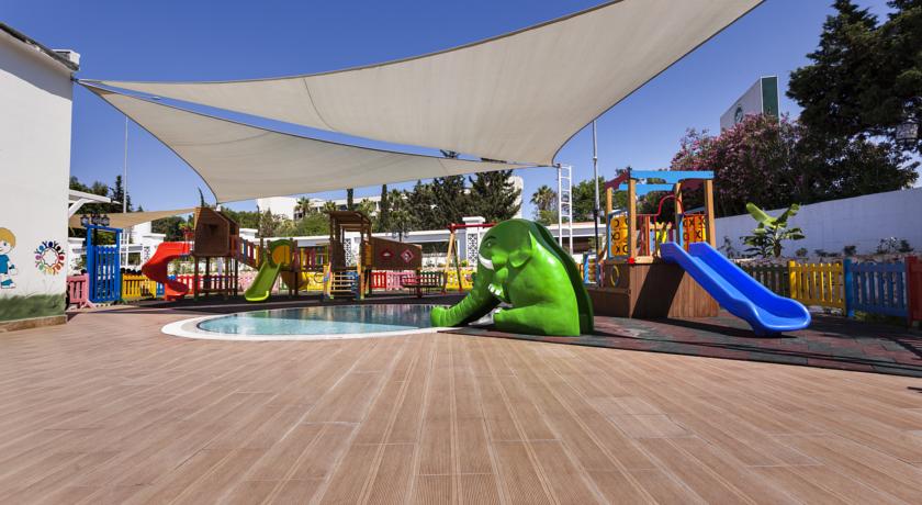 Karmir Resort & Spa