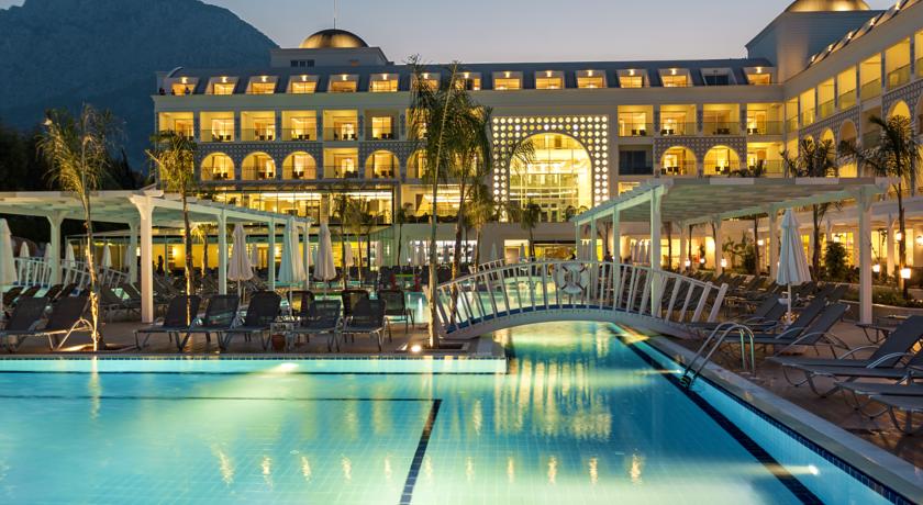 Karmir Resort & Spa