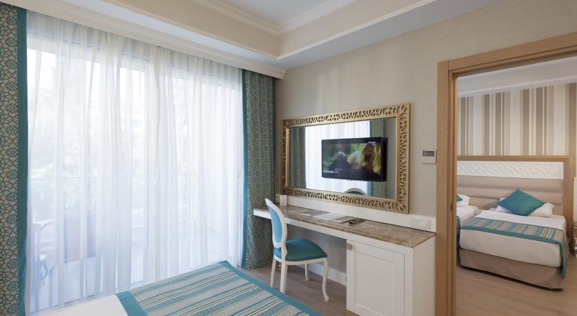 Karmir Resort & Spa