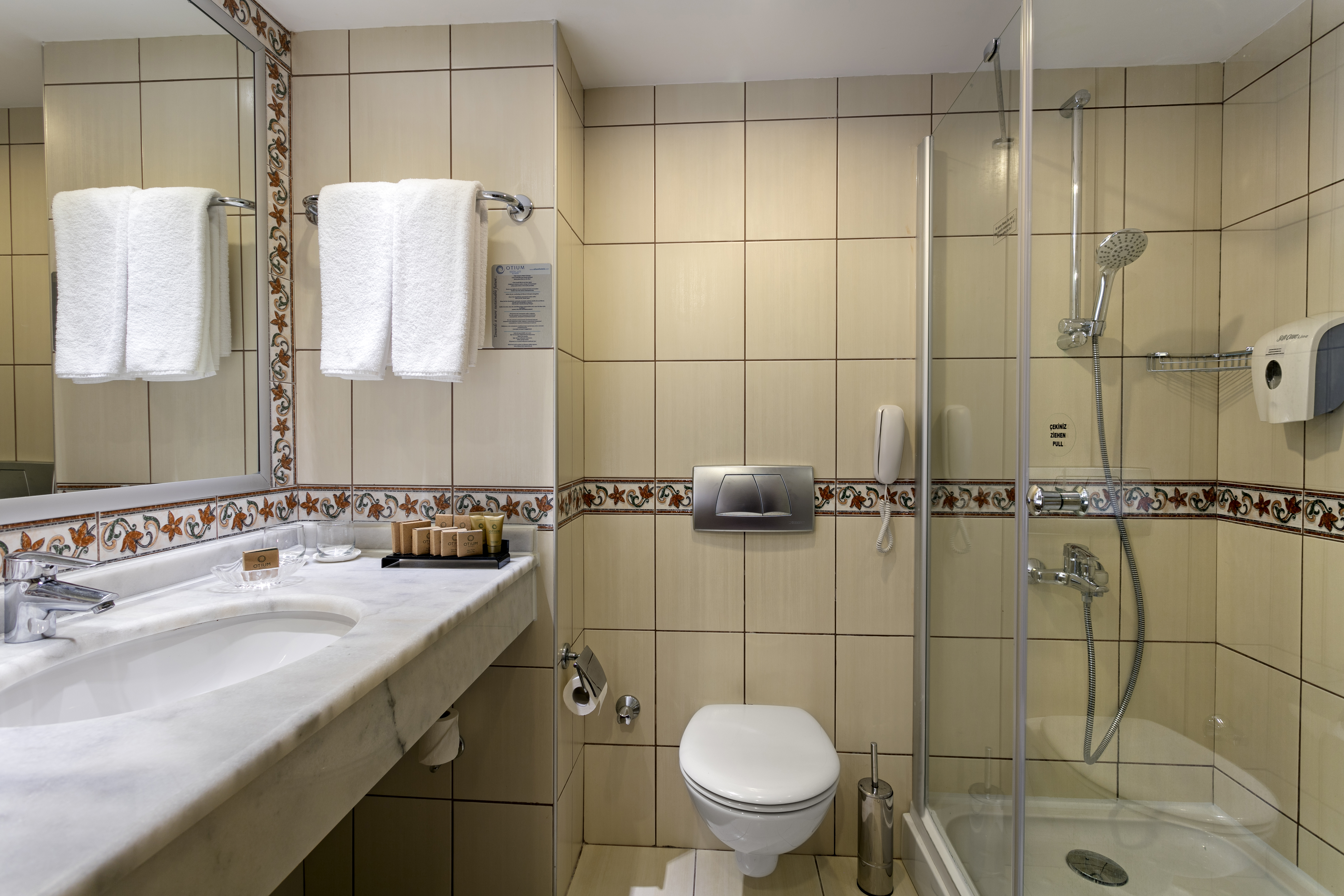 Seven Seas Hotel Life