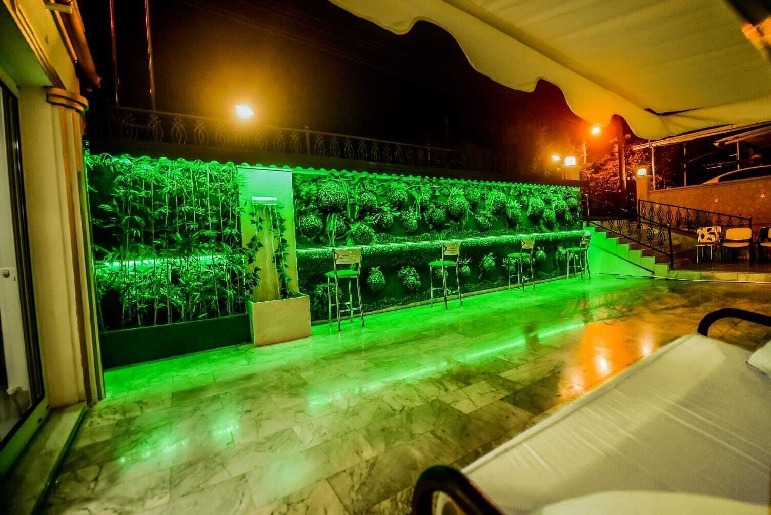 Rosa Therapy Hotel