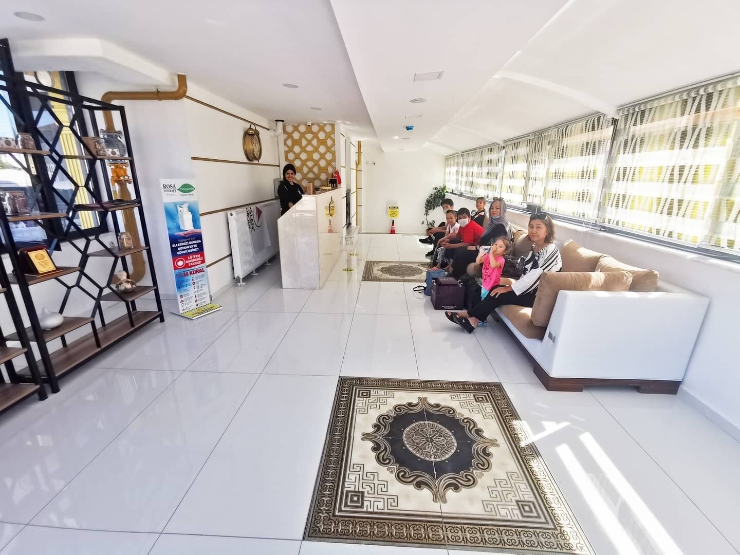Rosa Therapy Hotel