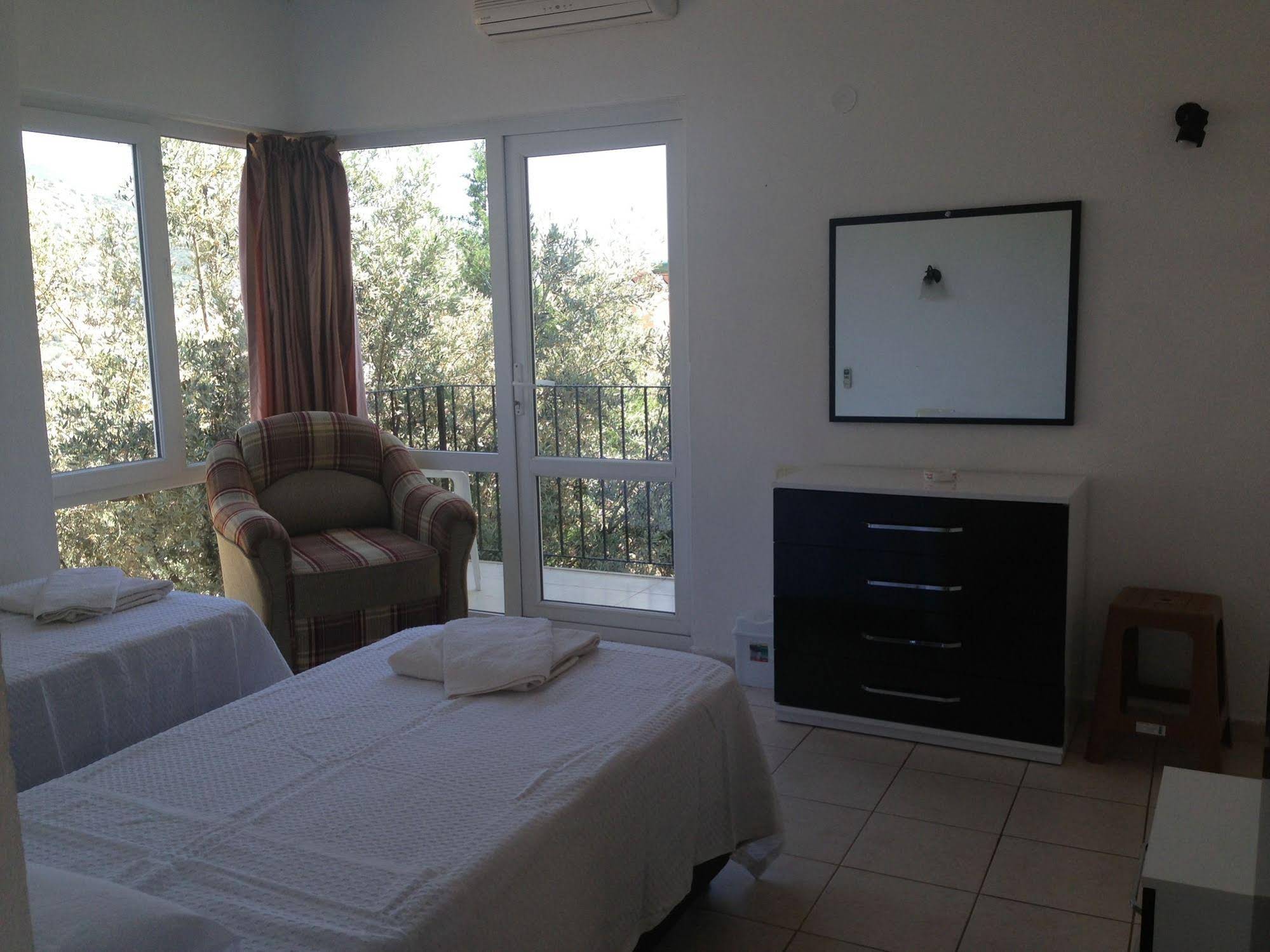Lizo Hotel