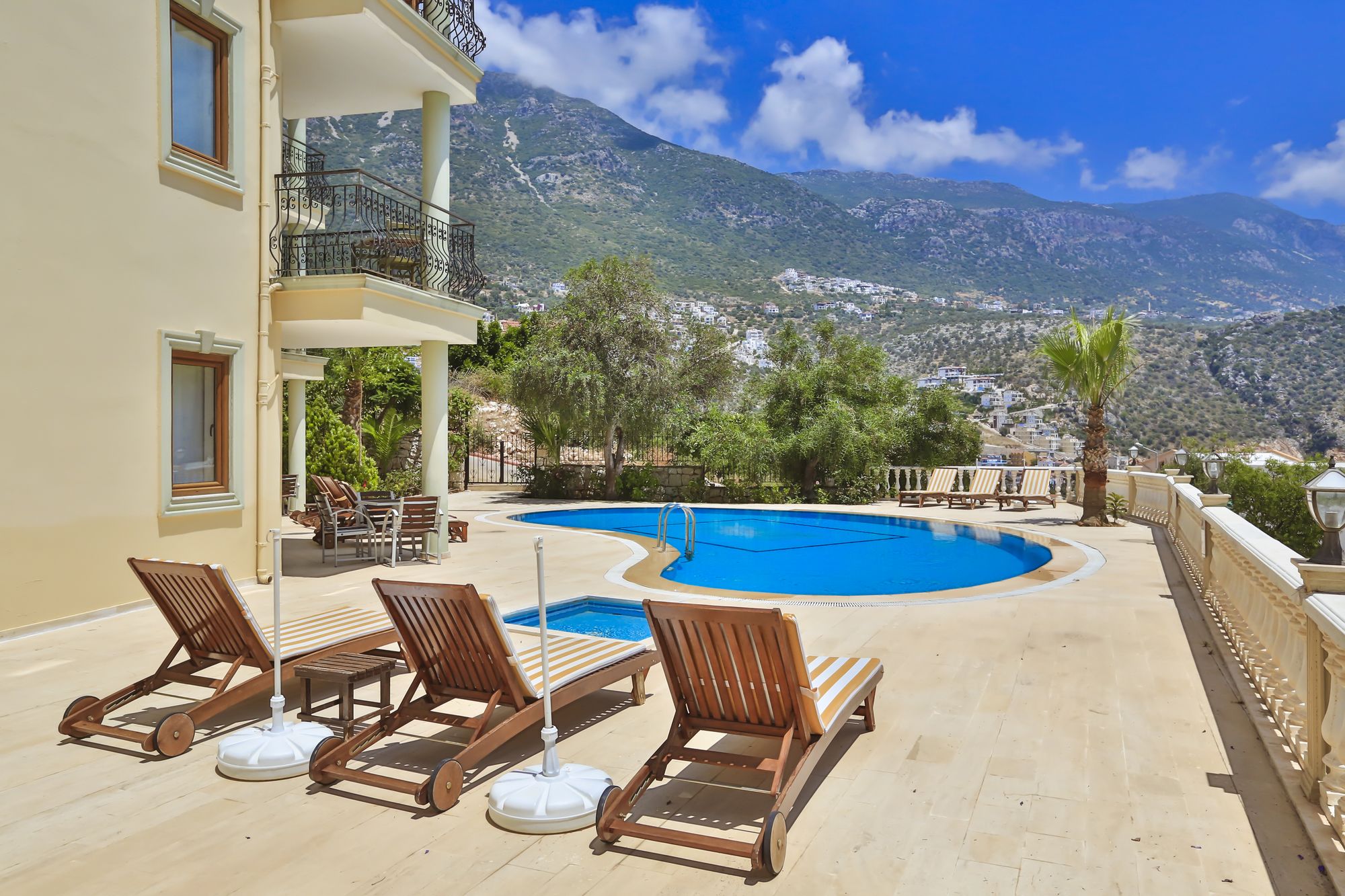 BG Villa's and Apart's