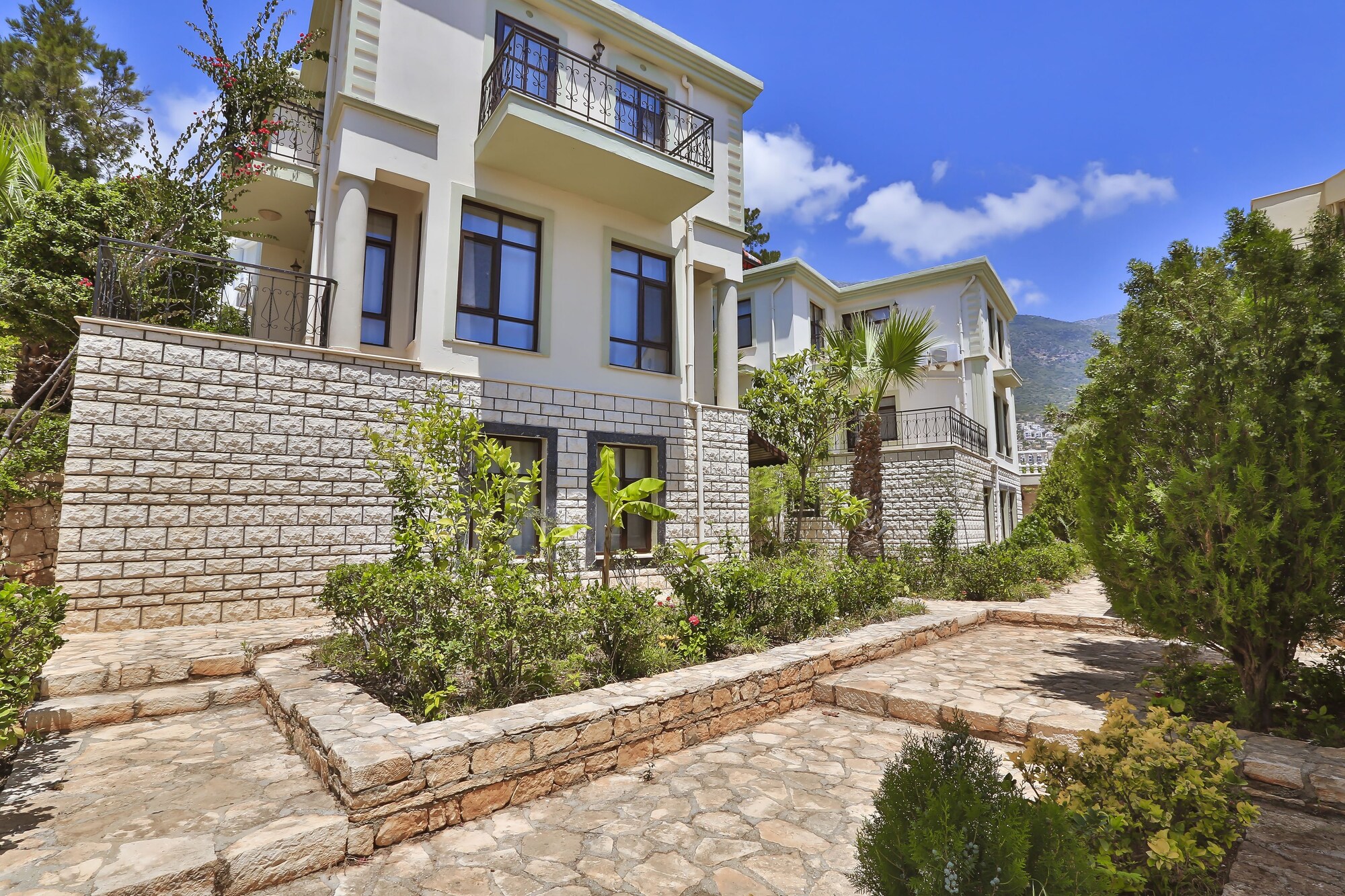 BG Villa's and Apart's