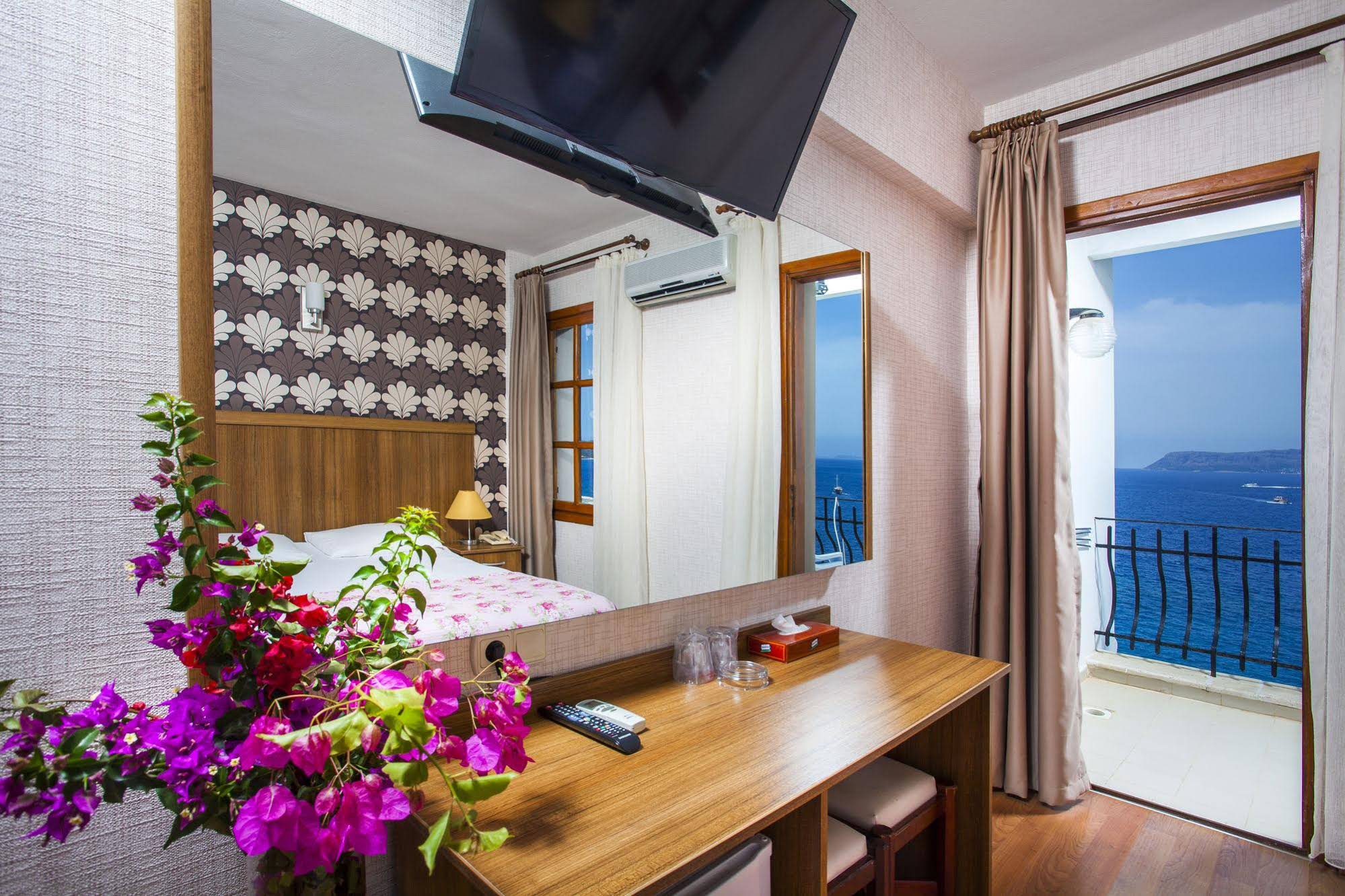 Aqua Princess Hotel