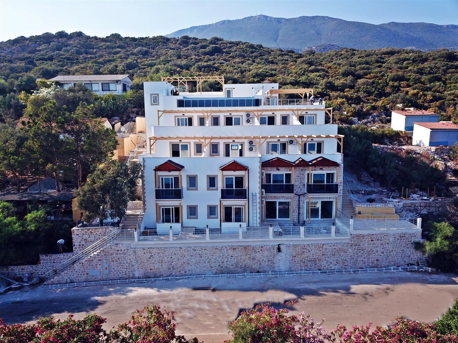 Blue Island Luxury Hotel