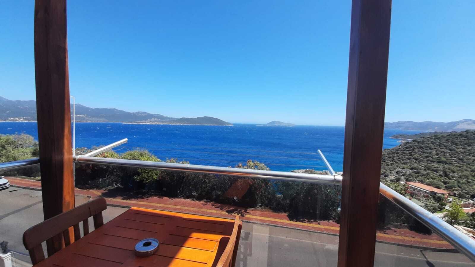 Blue Island Luxury Hotel