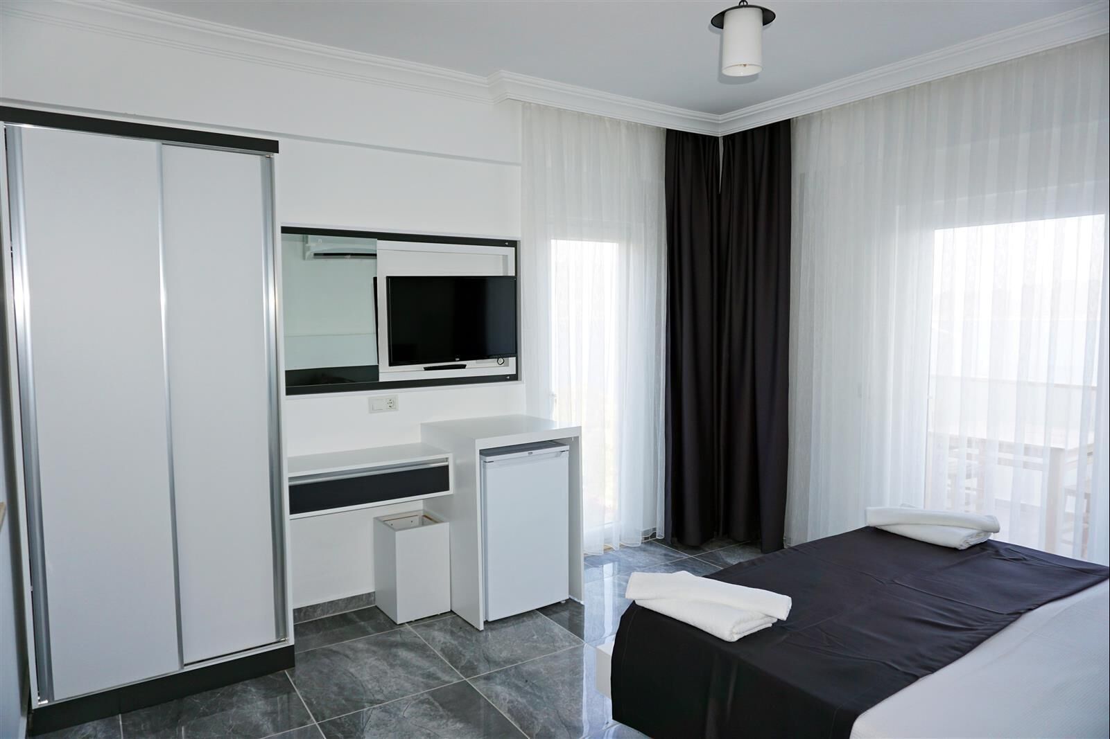 Blue Island Luxury Hotel
