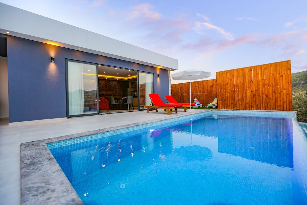 Golden Villa