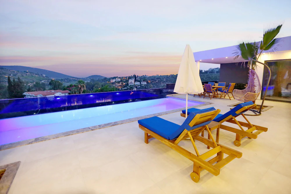 Golden Villa