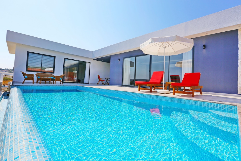 Golden Villa