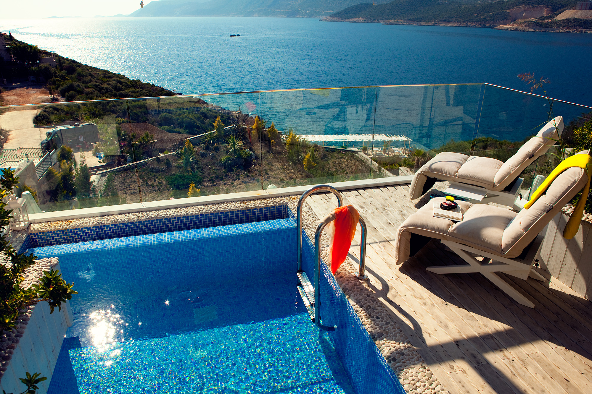 Peninsula Gardens Hotel & Beach