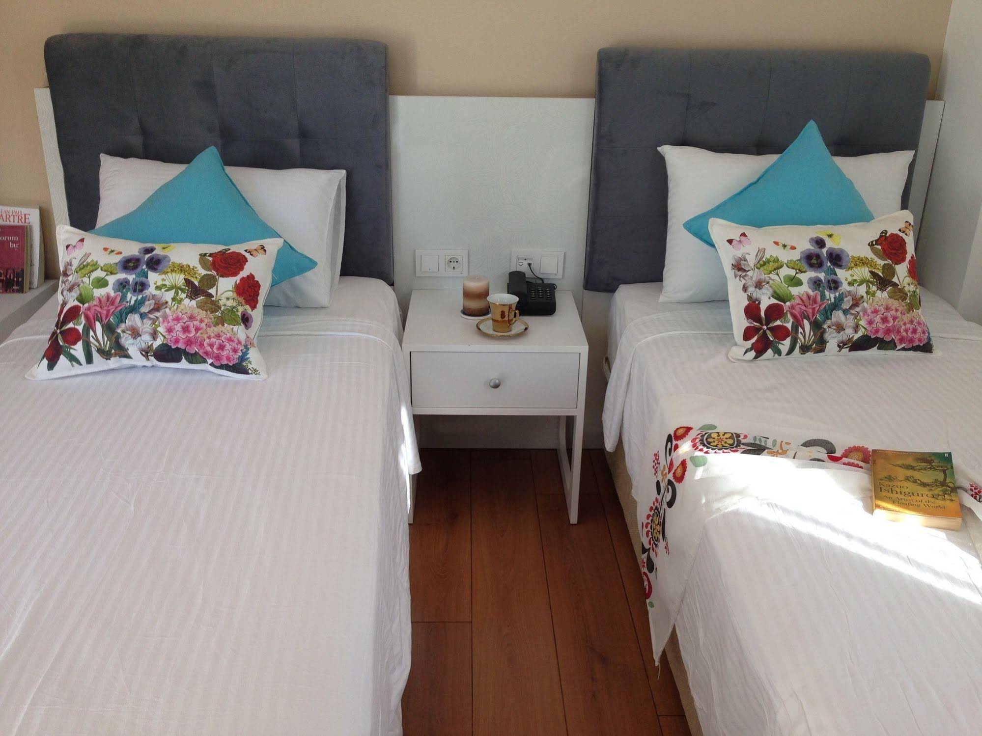 Lavender's Lodge Otel