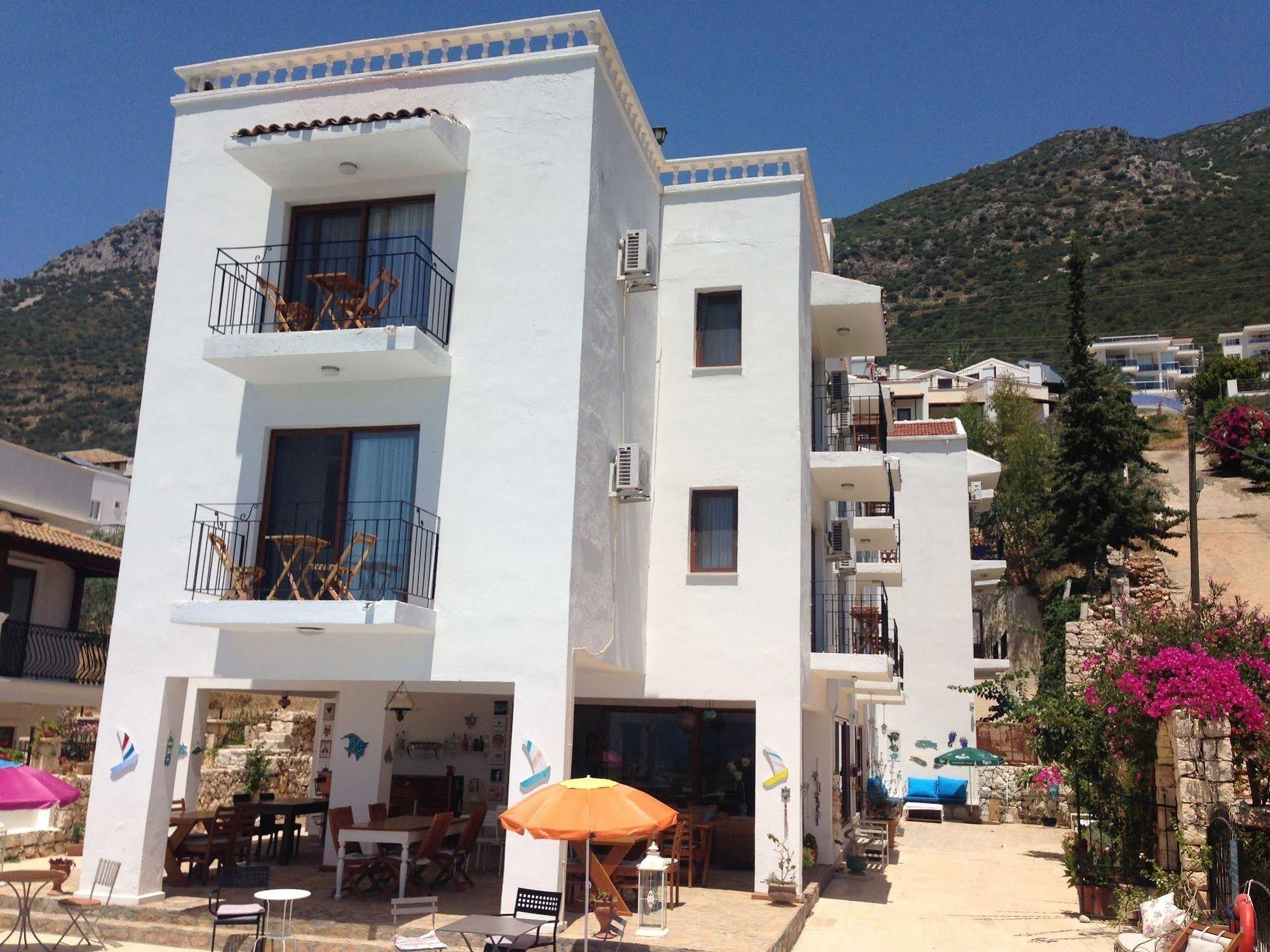 Lavender's Lodge Otel