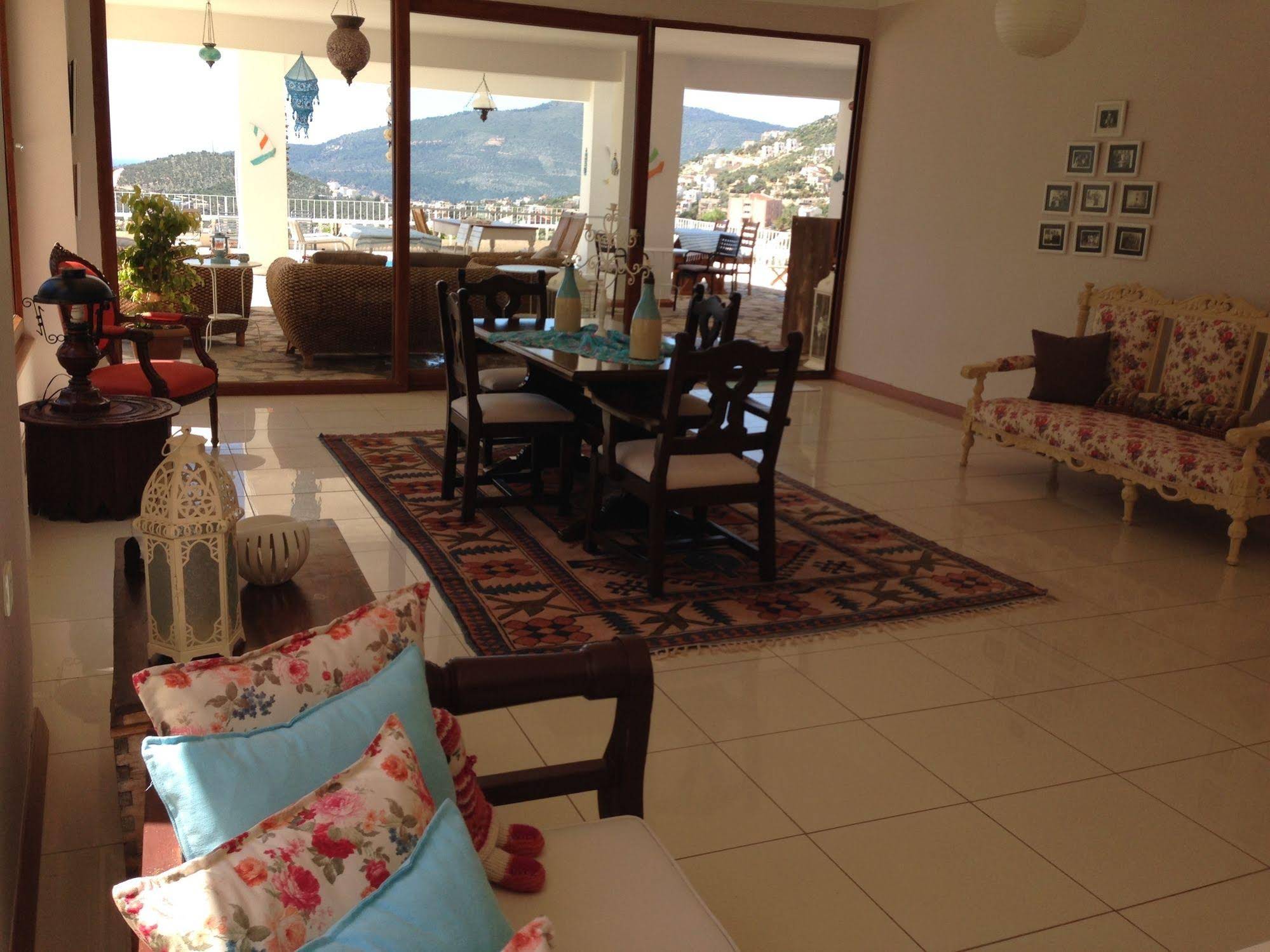 Lavender's Lodge Otel