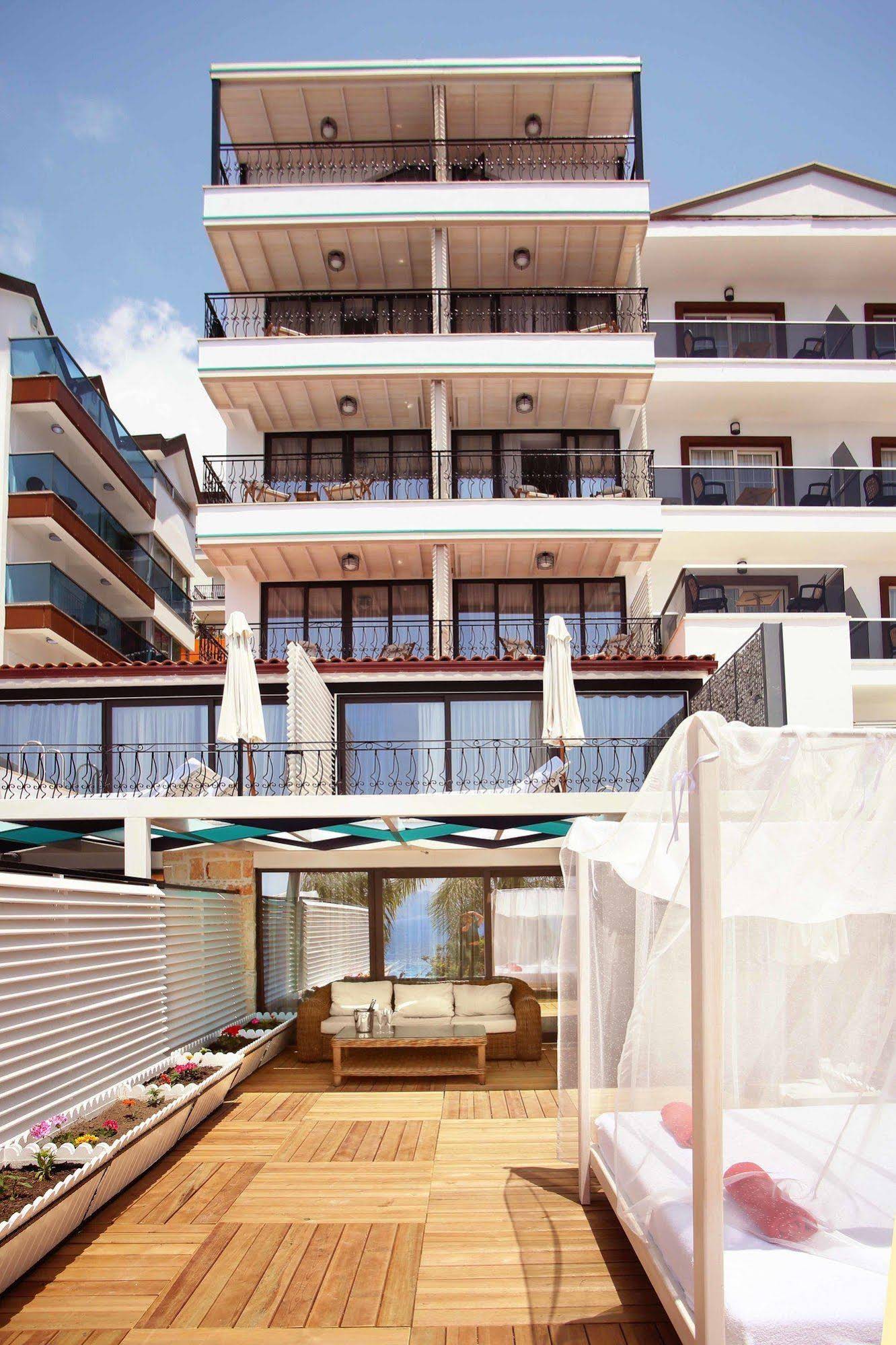 Nur Beach Hotel
