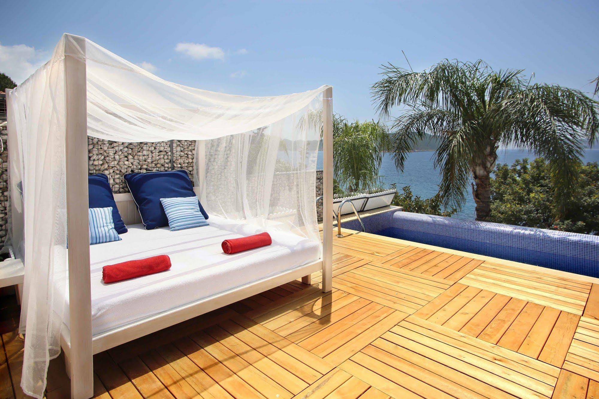 Nur Beach Hotel