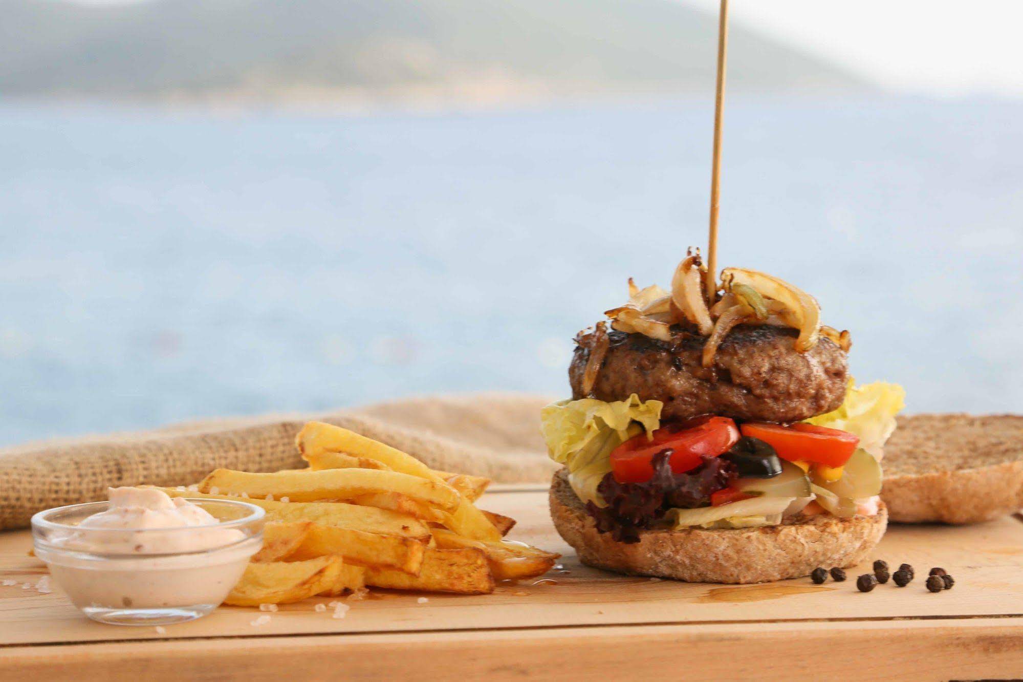 Nur Beach Hotel
