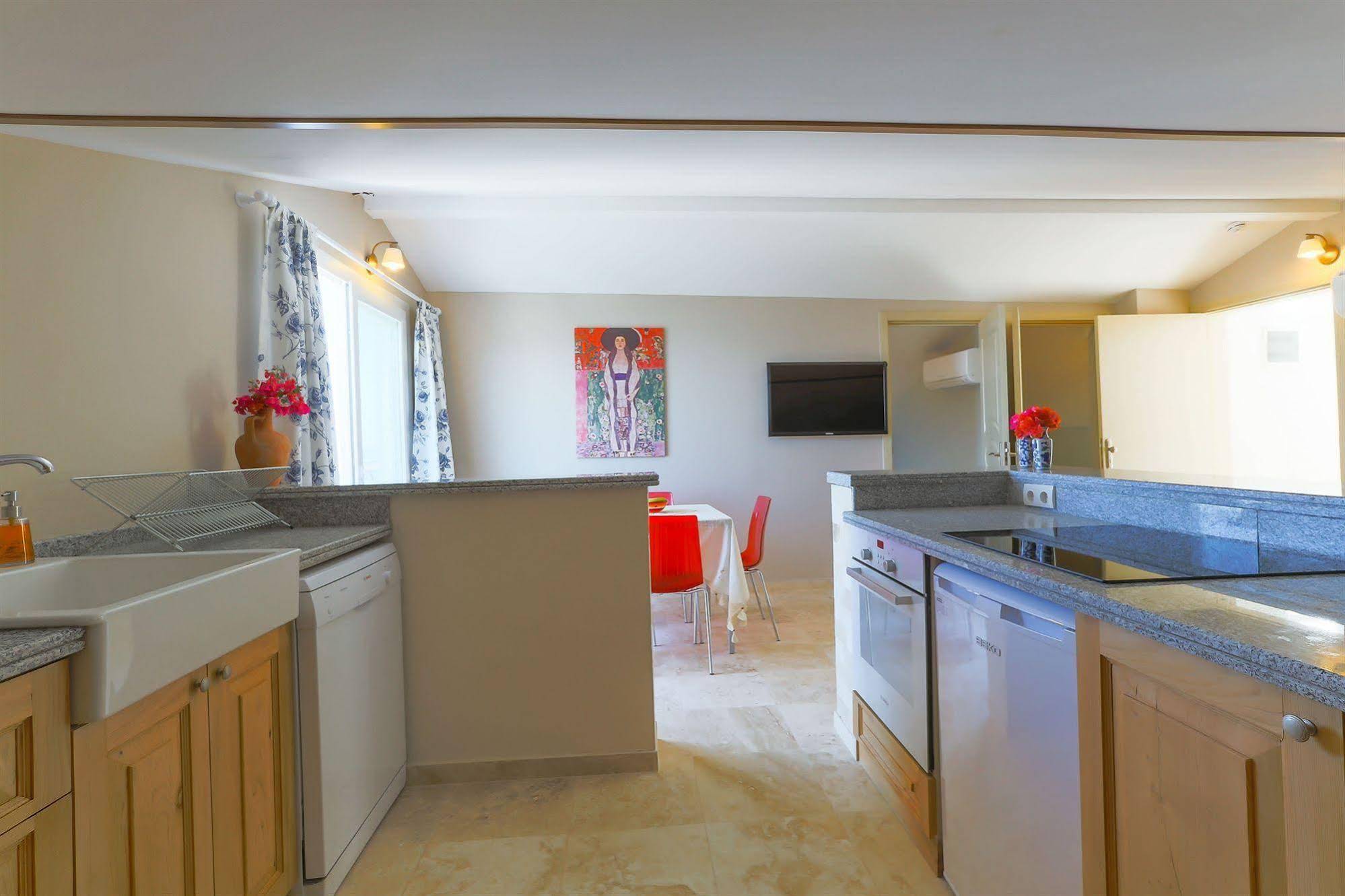 Saylam Suites
