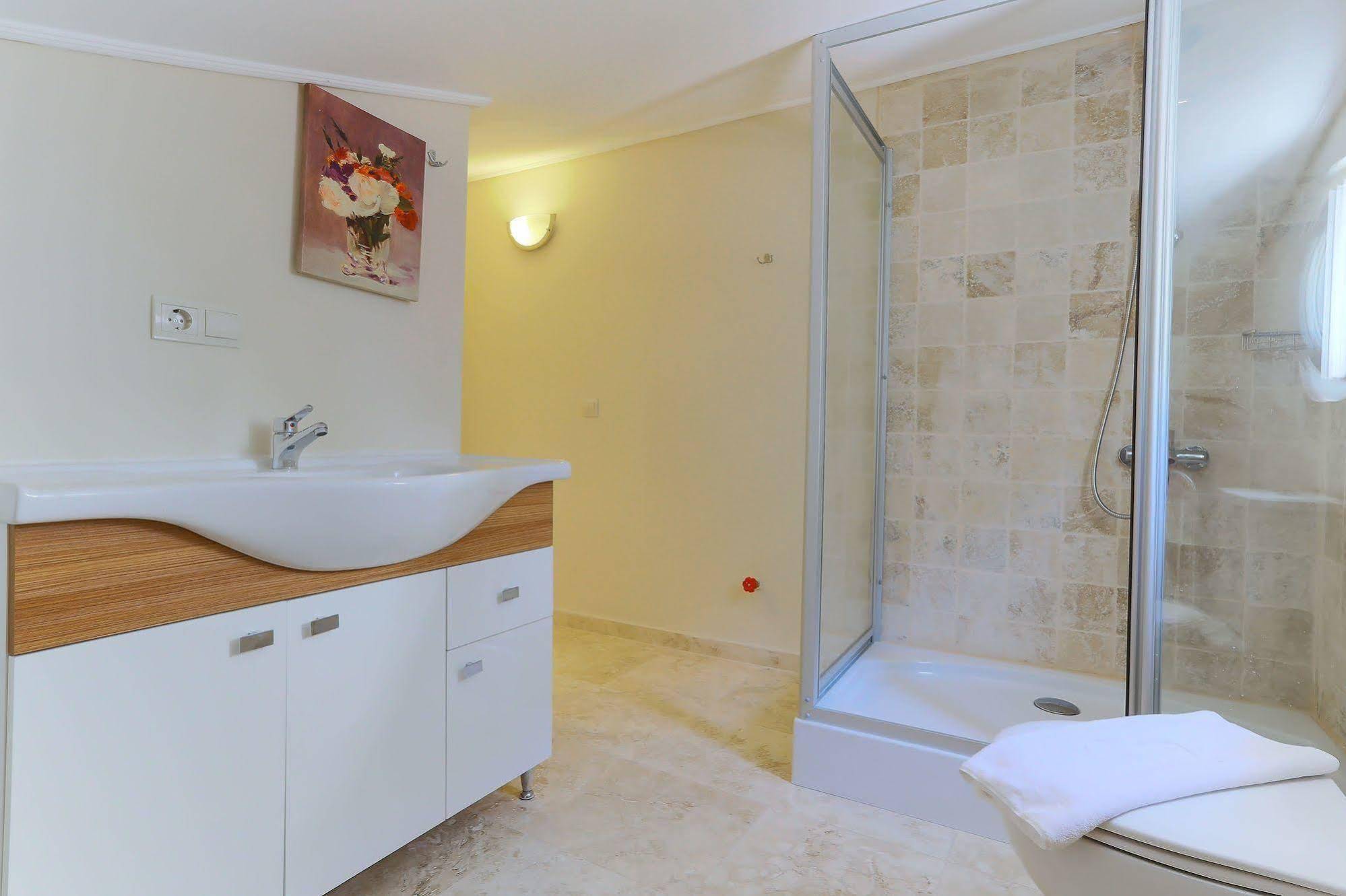 Saylam Suites