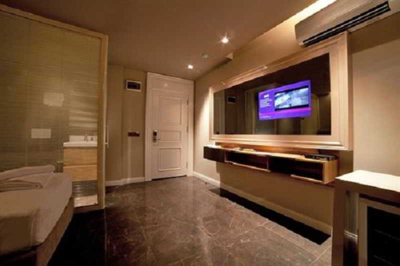 Upperhouse Hotel