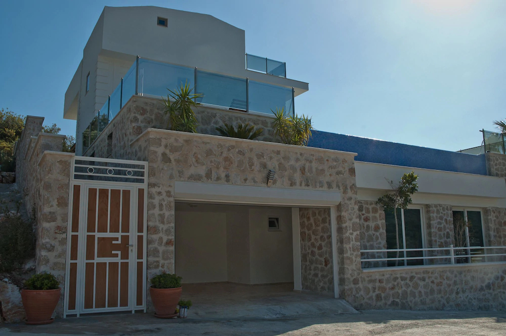 Villa Moonshine