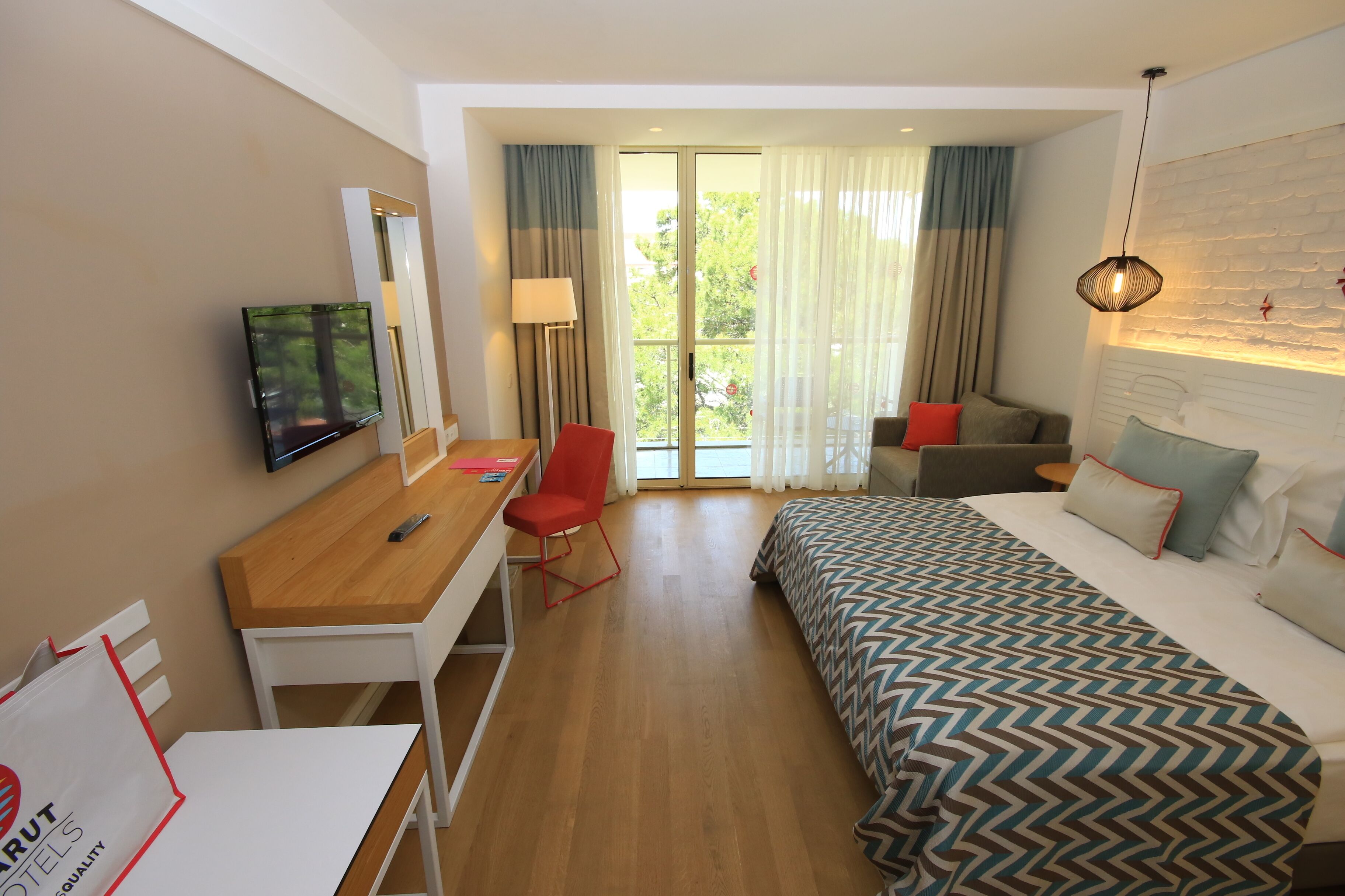 Akra Kemer