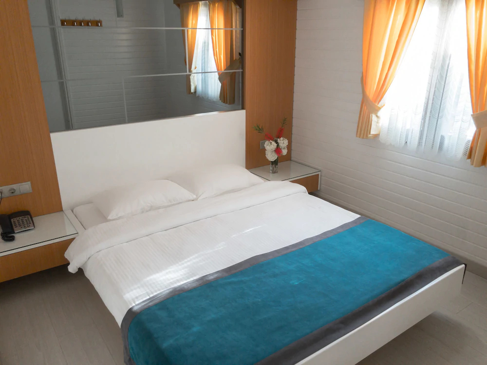 Azur Hotel